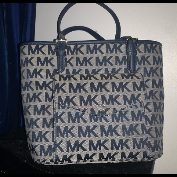 Michael Kors Handbag - Picture 1 of 7